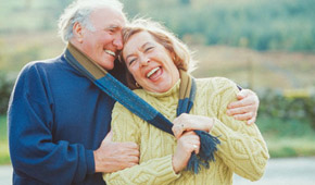 Description: C:\Shailesh\DWM\htdocs\images\pictures\laughing_pensioners_scarf.jpg